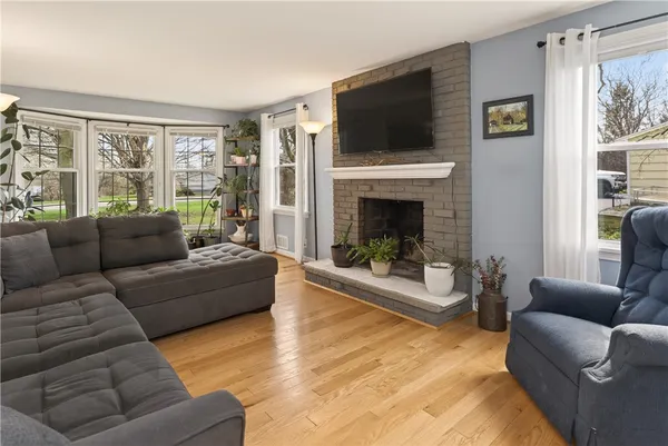 $279,900 | 353 Manitou Beach Road, Greece, NY 14468