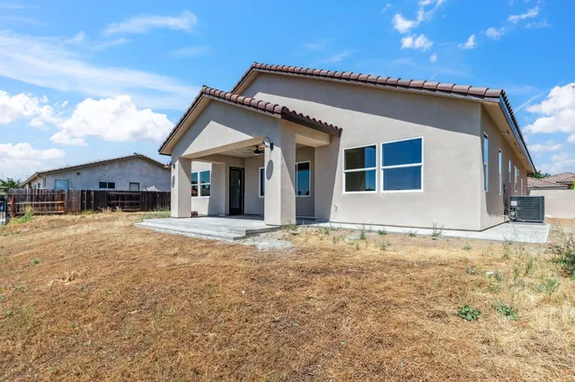 $580,000 | 8385 Lake Shore Drive, Chowchilla, CA 93610