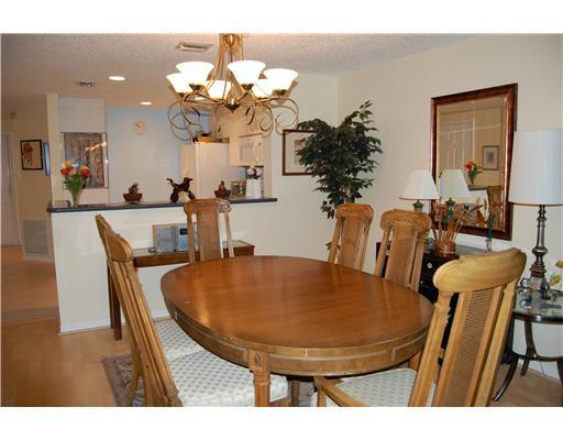 1028 Jeffery Street, Unit 1028 Boca Raton, FL 33487 - Photo 4 of 17 Dining Room