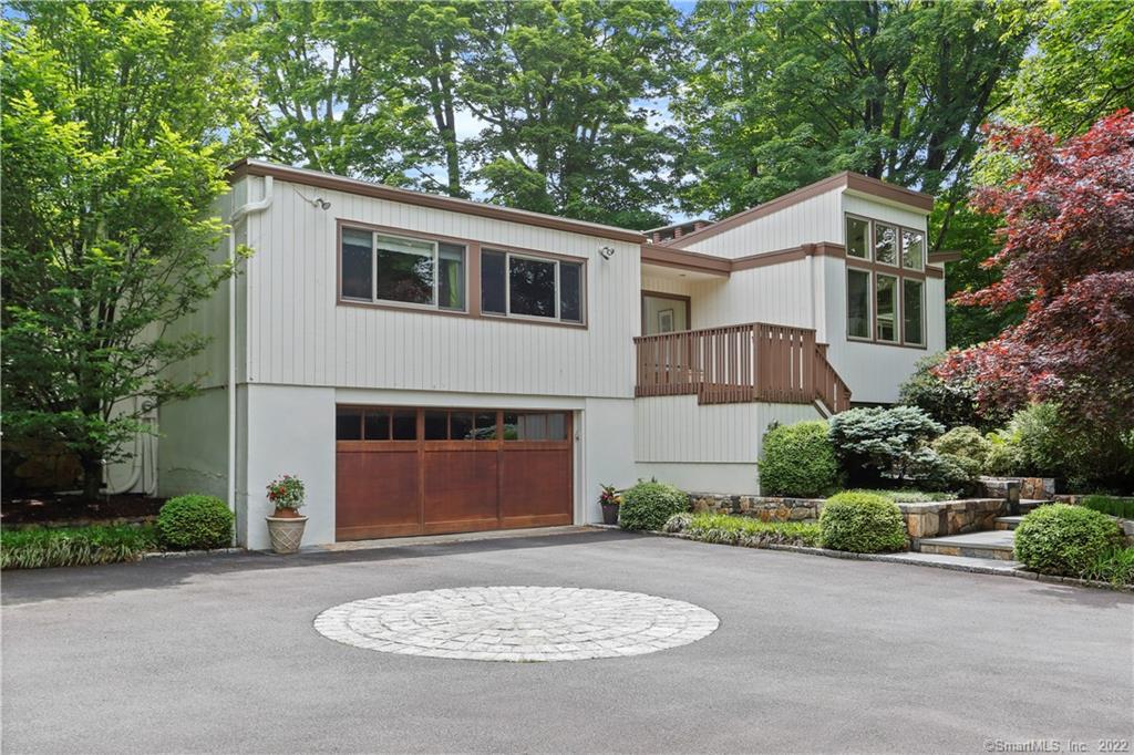 Welcome to 10 Hockanum Road, Westport