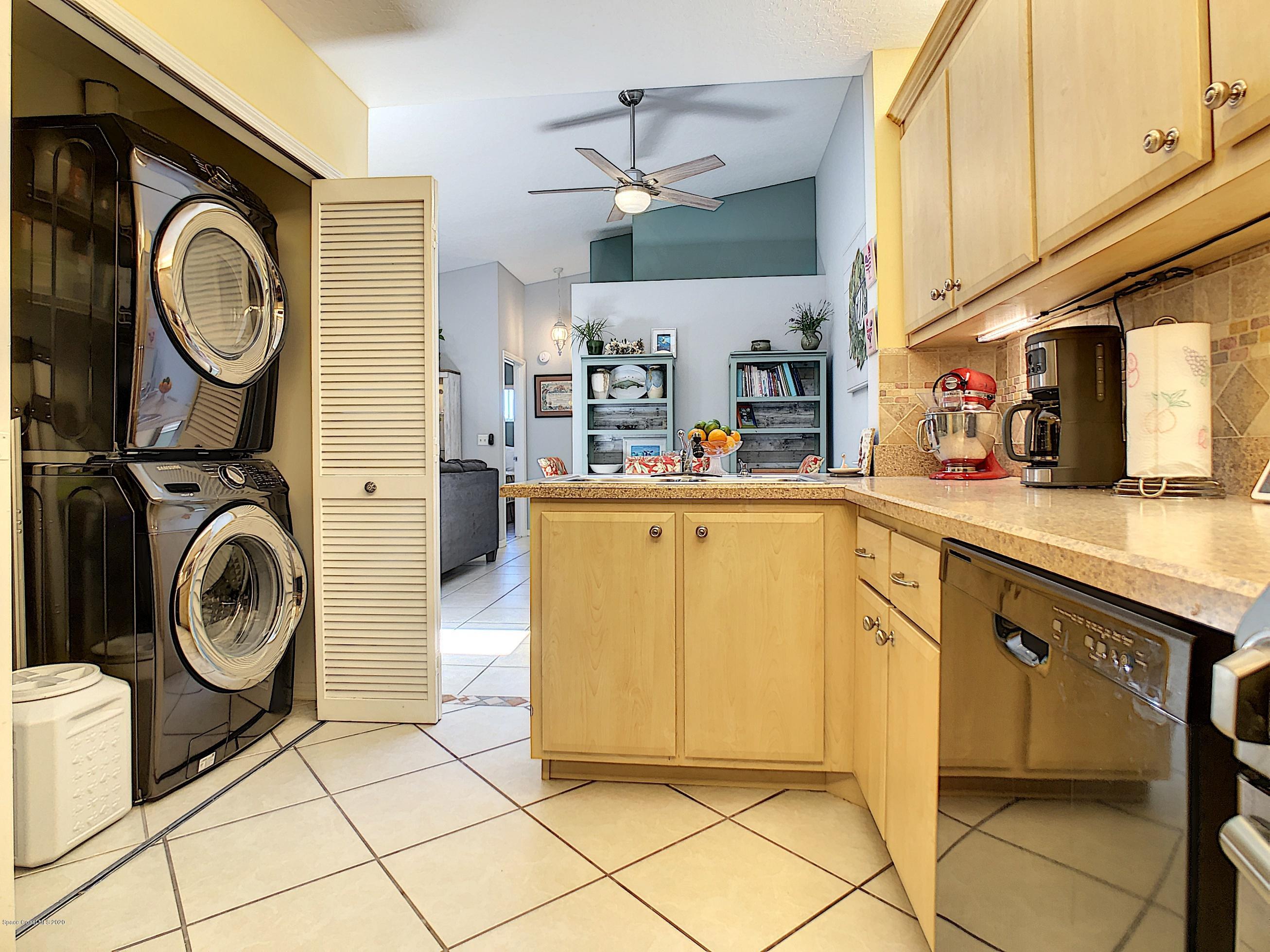 1946 Quail Ridge Court, Unit 802 Cocoa, FL 32926 - Photo 11 of 19 Kitchen