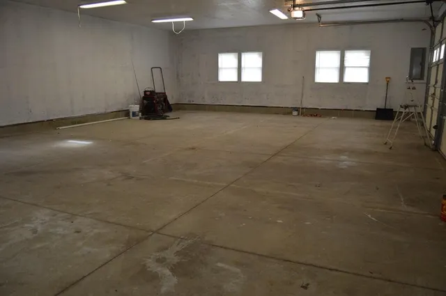 $300,000 | 21 Stonewall Drive, Livermore, ME 04253