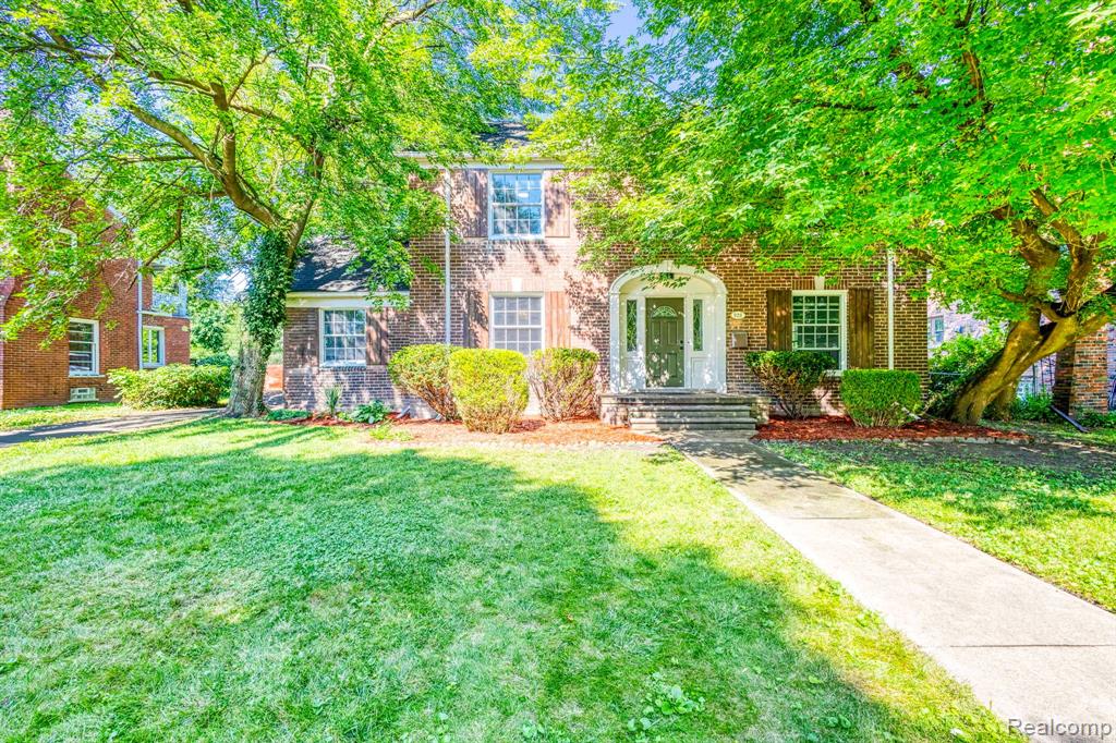 928 Pemberton Road Grosse Pointe Park, MI 48230 - Photo 1 of 29