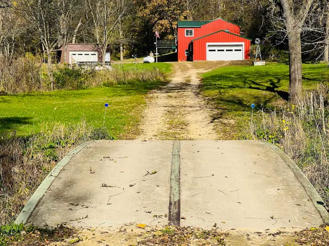 $439,000 | 14190 West Goldmine Road, Pearl City, IL 61062