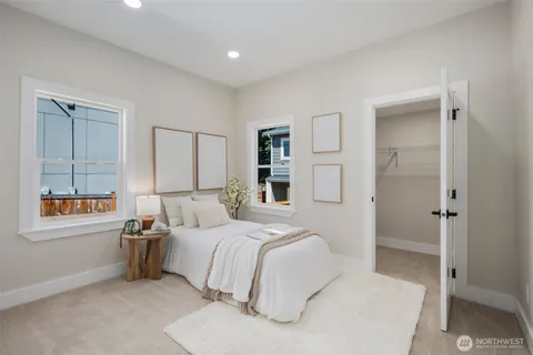 $1,072,550 | 8226 Meridian Avenue North, Seattle, WA 98103