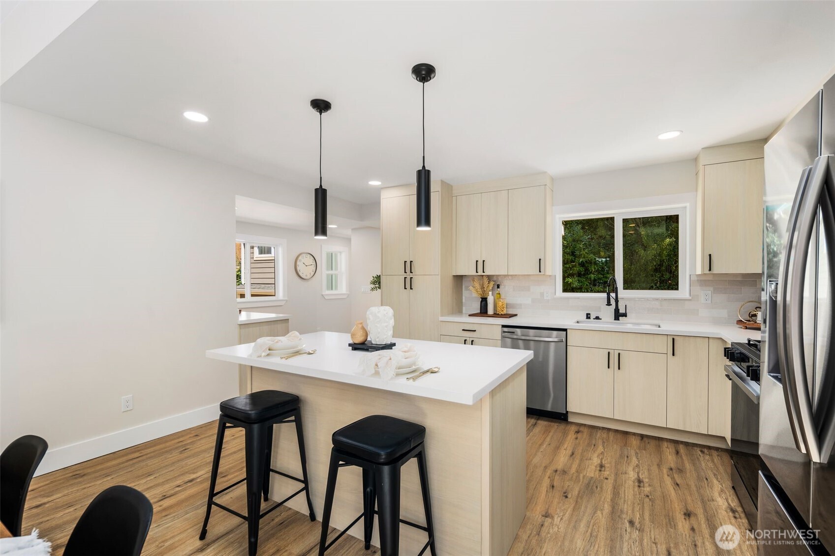 8226 Meridian Avenue North Seattle, WA 98103 - Photo 6 of 40