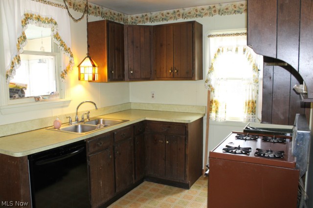 34697 Lorain Road North Ridgeville, OH 44039 - Photo 3 of 13 Kitchen View 1