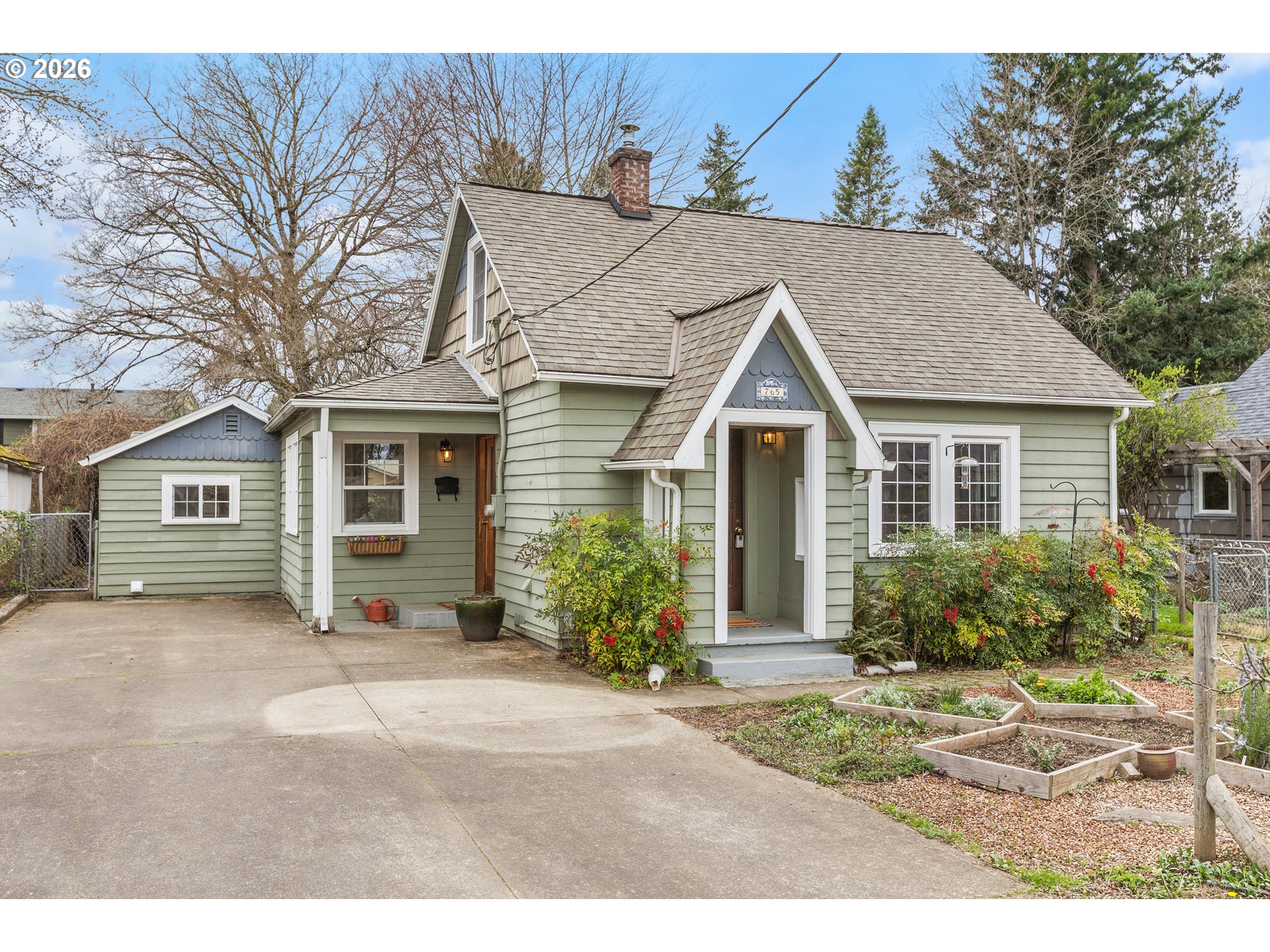 765 Northwest Angeline Avenue Gresham, OR 97030 - Photo 2 of 34