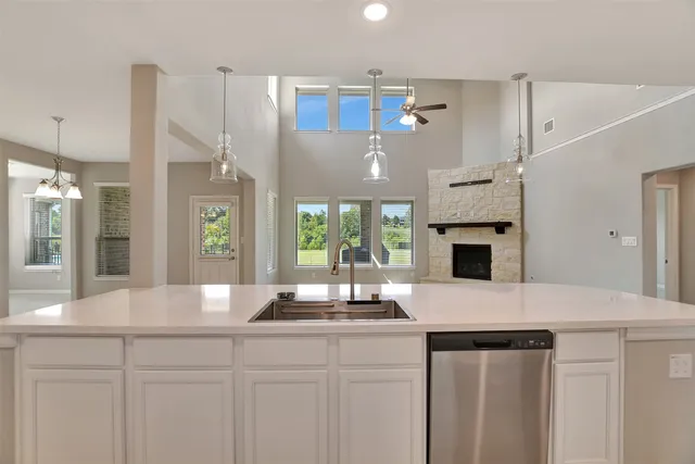 $679,000 | 246 Peninsula Point Drive, Montgomery, TX 77356