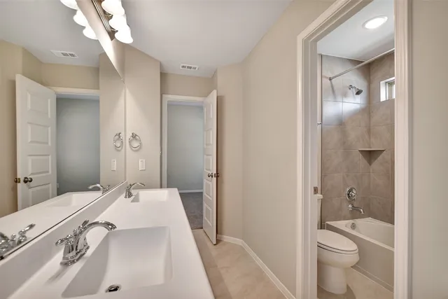 $679,000 | 246 Peninsula Point Drive, Montgomery, TX 77356