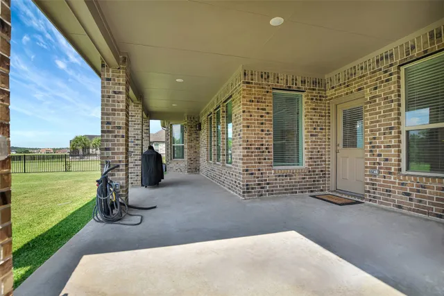 $679,000 | 246 Peninsula Point Drive, Montgomery, TX 77356