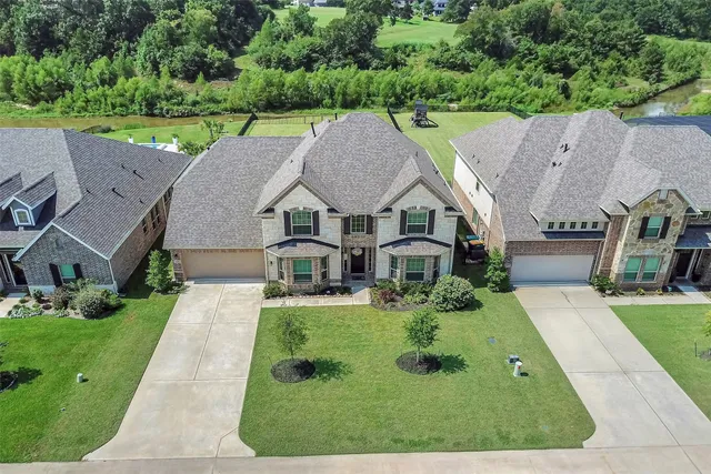 $679,000 | 246 Peninsula Point Drive, Montgomery, TX 77356
