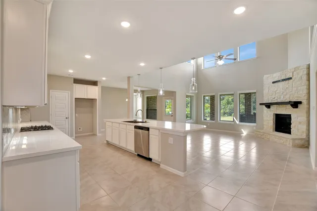 $679,000 | 246 Peninsula Point Drive, Montgomery, TX 77356