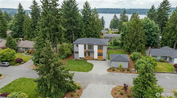 $880,000 | 5035 Northeast 178th Street, Lake Forest Park, WA 98155