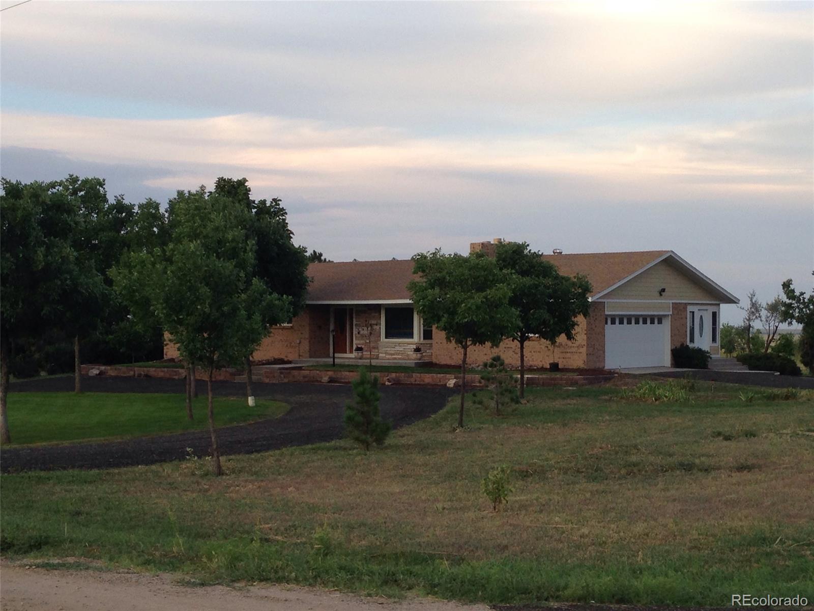 212 North Dutch Valley Road Bennett, CO 80102 - Photo 3 of 26 Gallery Image 3