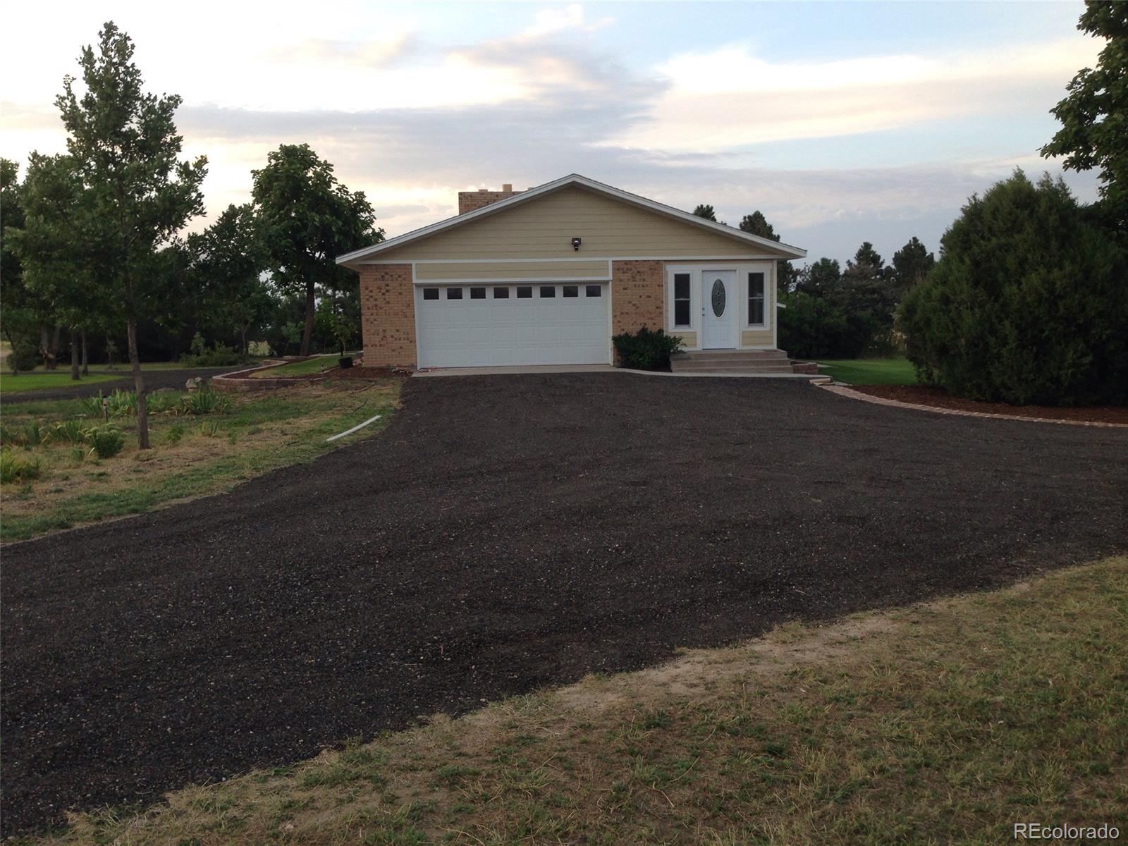 212 North Dutch Valley Road Bennett, CO 80102 - Photo 4 of 26 Gallery Image 4