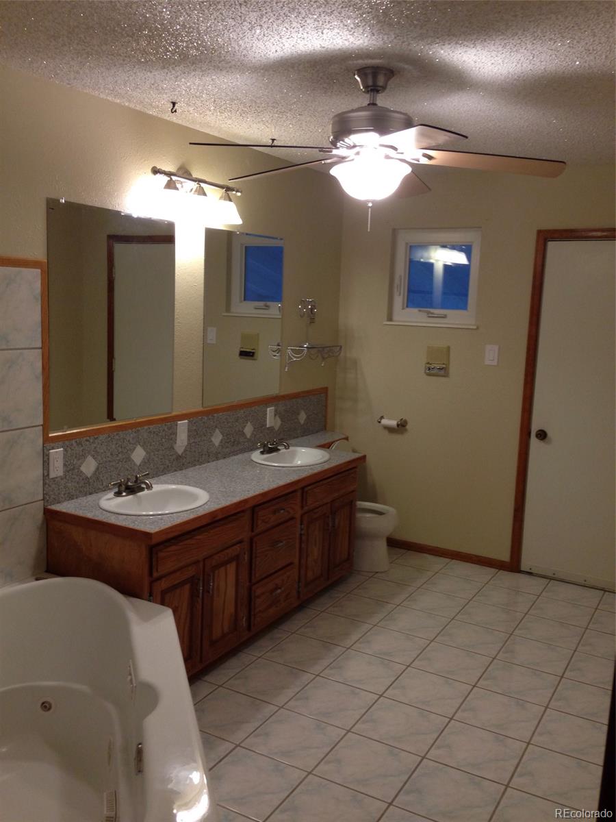 212 North Dutch Valley Road Bennett, CO 80102 - Photo 5 of 26 Gallery Image 5