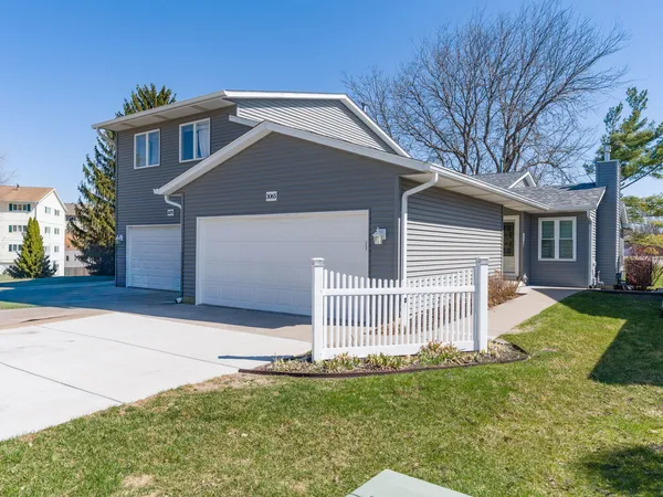 $330,000 | 3065 Red Wing Court, Bettendorf, IA 52722