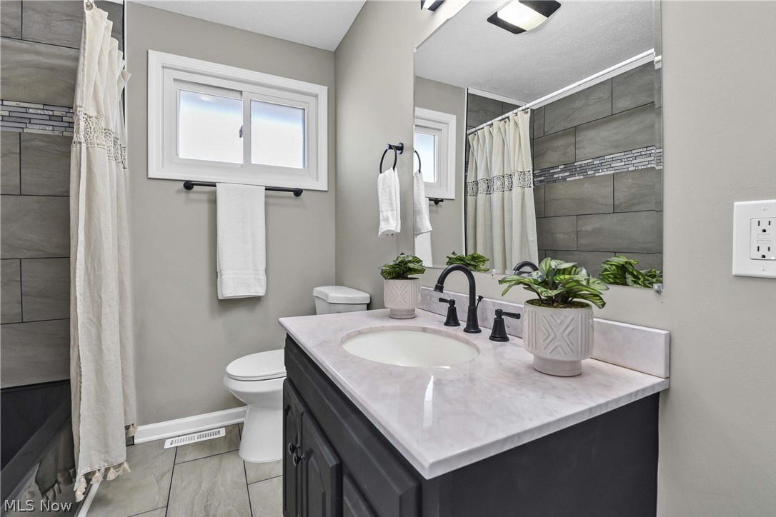 6672 Cleveland Road Ravenna, OH 44266 - Photo 18 of 34 Full bath