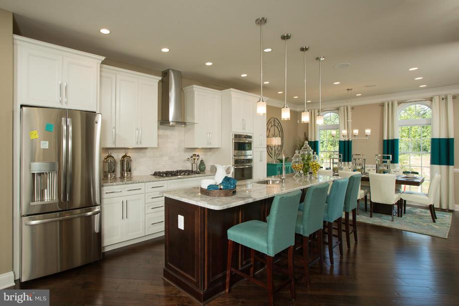 42642 Lancaster Ridge Terrace Chantilly, VA 20152 - Photo 3 of 8 Kitchen with Expanded Island