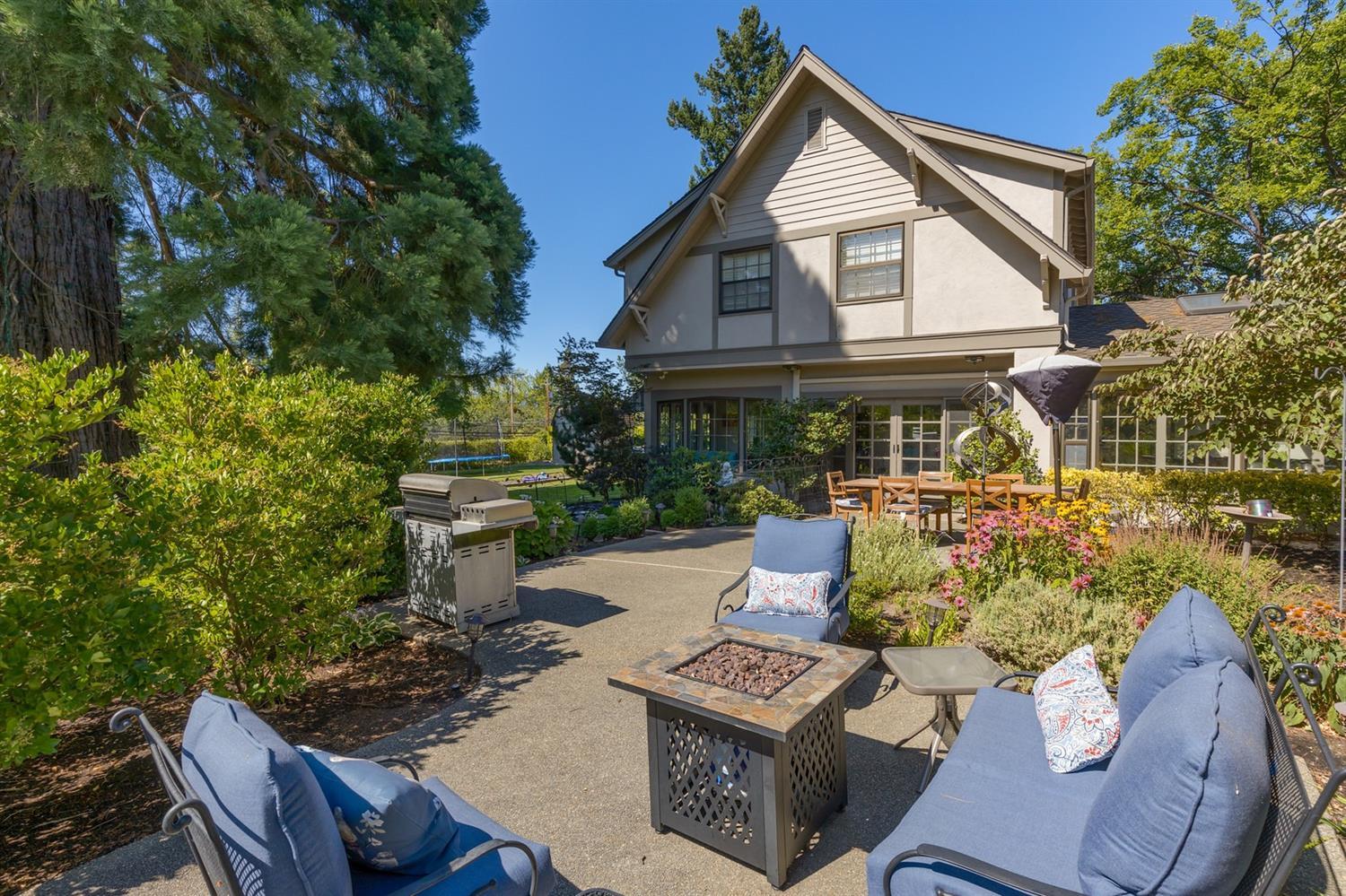 2447 Hillcrest Road Medford, OR 97504 - Photo 32 of 35 Additional Photo