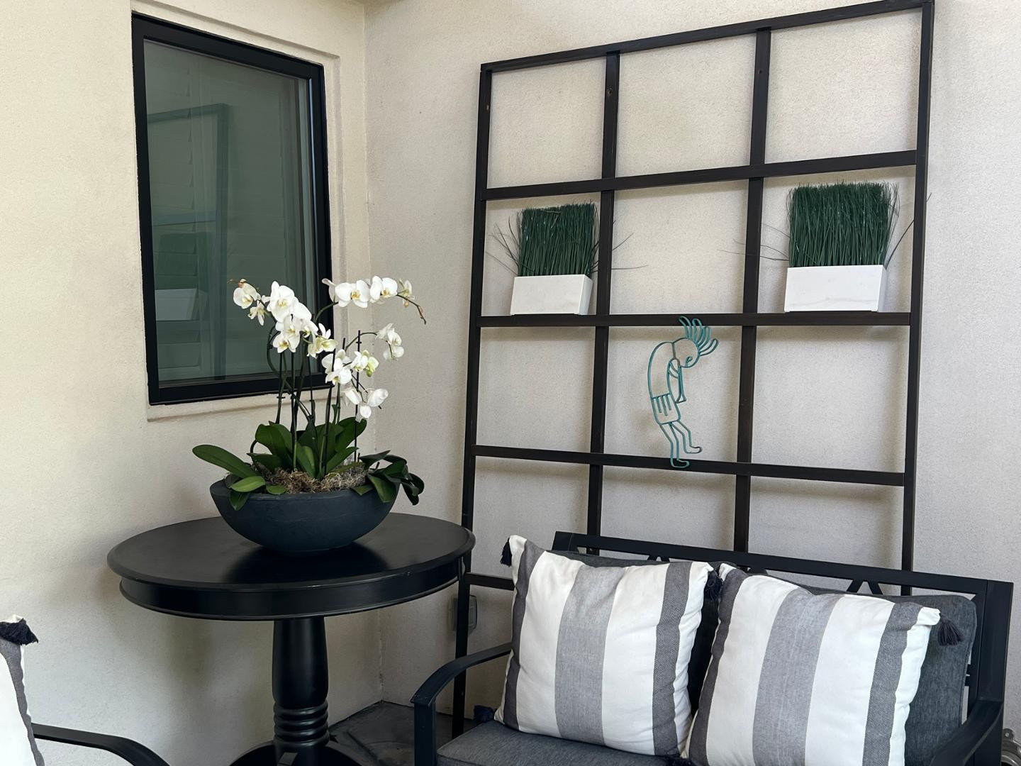 3230 East Colter Street Phoenix, AZ 85018 - Photo 28 of 28 a dining room with furniture and a potted plant