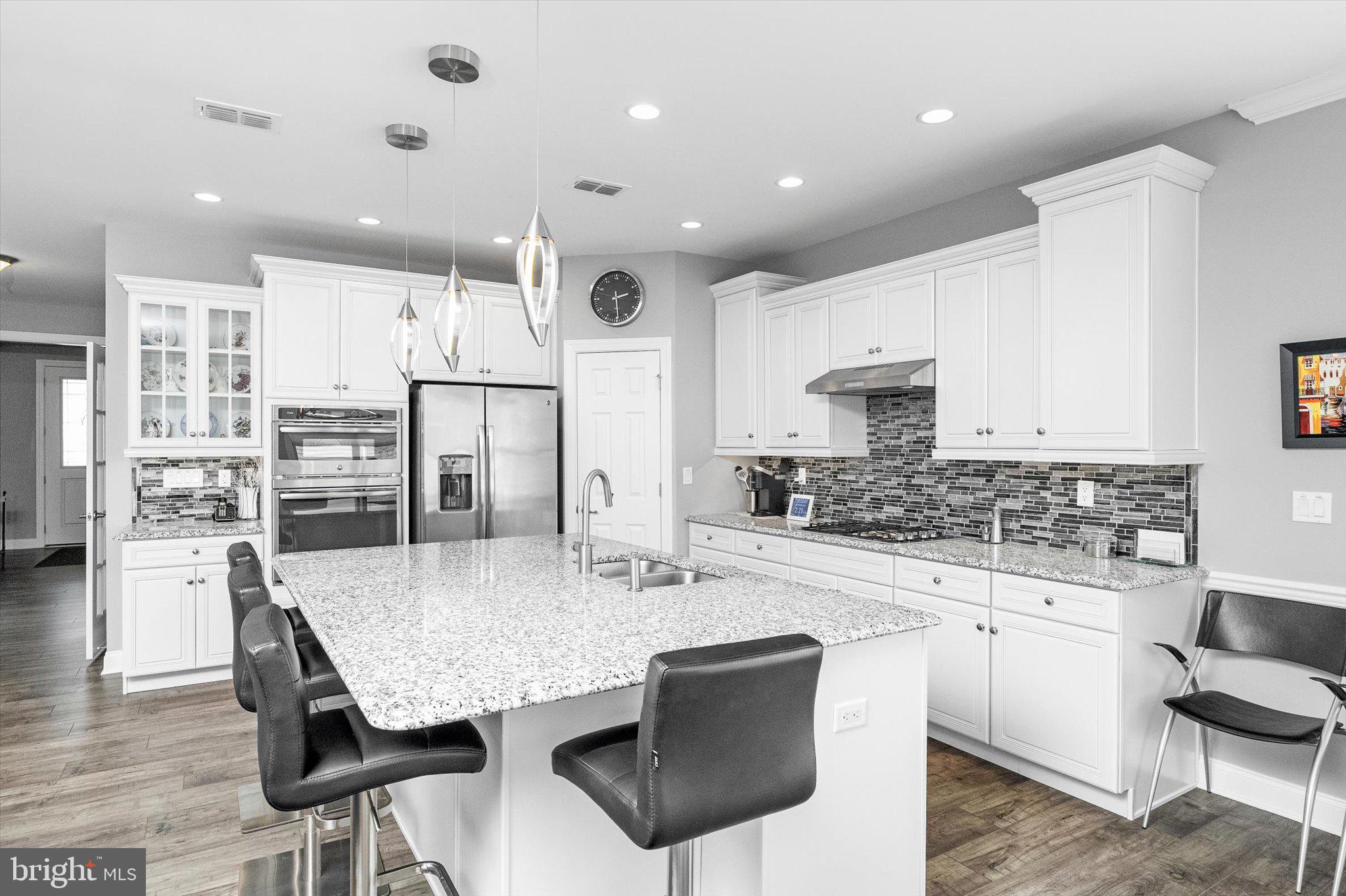 17 Landmark Road Monroe Township, NJ 08831 - Photo 5 of 30 Gallery Image 5