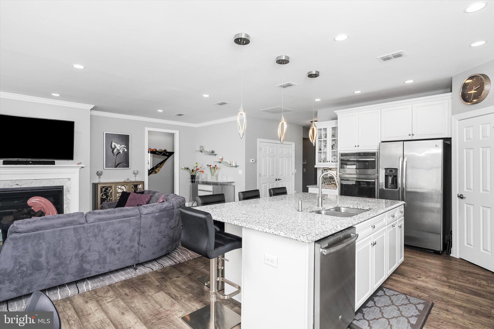 17 Landmark Road Monroe Township, NJ 08831 - Photo 7 of 30 Gallery Image 7