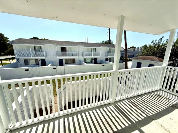 $1,500 | 5506 Beverly Hill Street, Unit 8, Houston, TX 77056