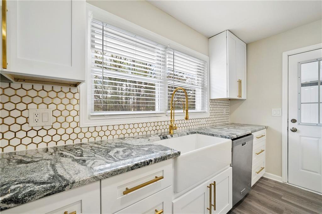 3400 Lower Roswell Road Marietta, GA 30068 - Photo 9 of 21