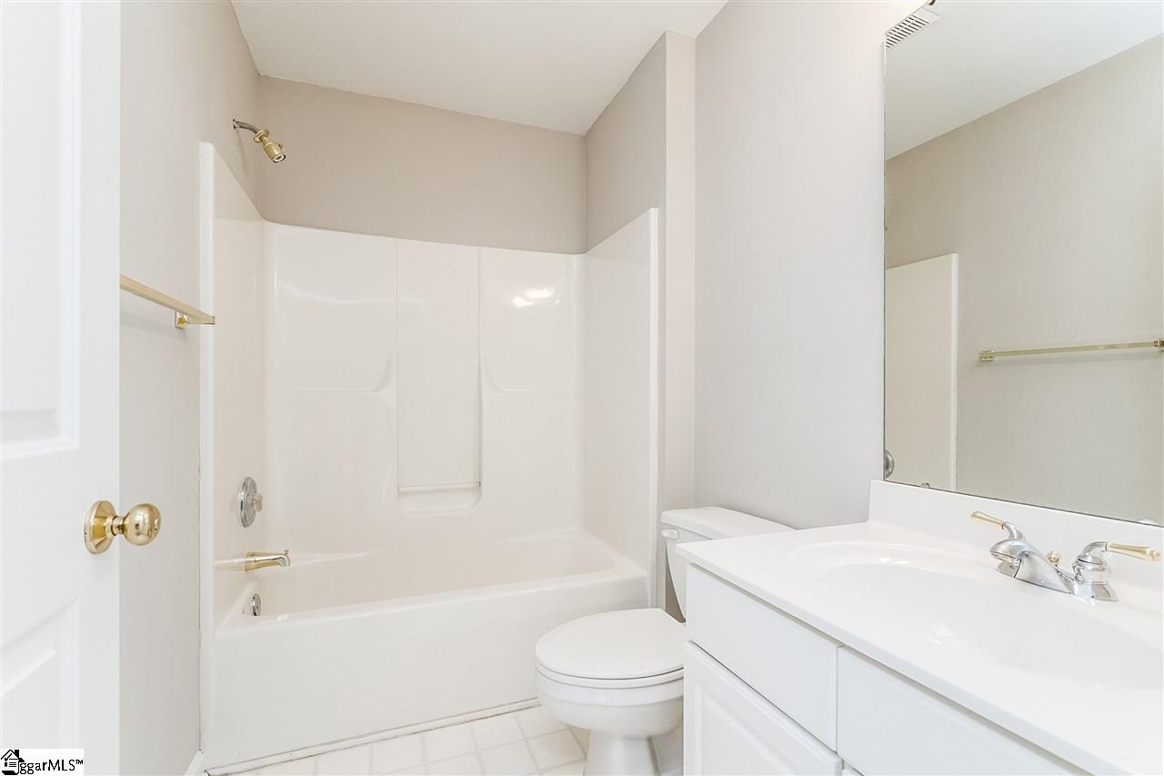 228 West Poplar Ridge Drive Duncan, SC 29334 - Photo 17 of 36 Gallery Image 17