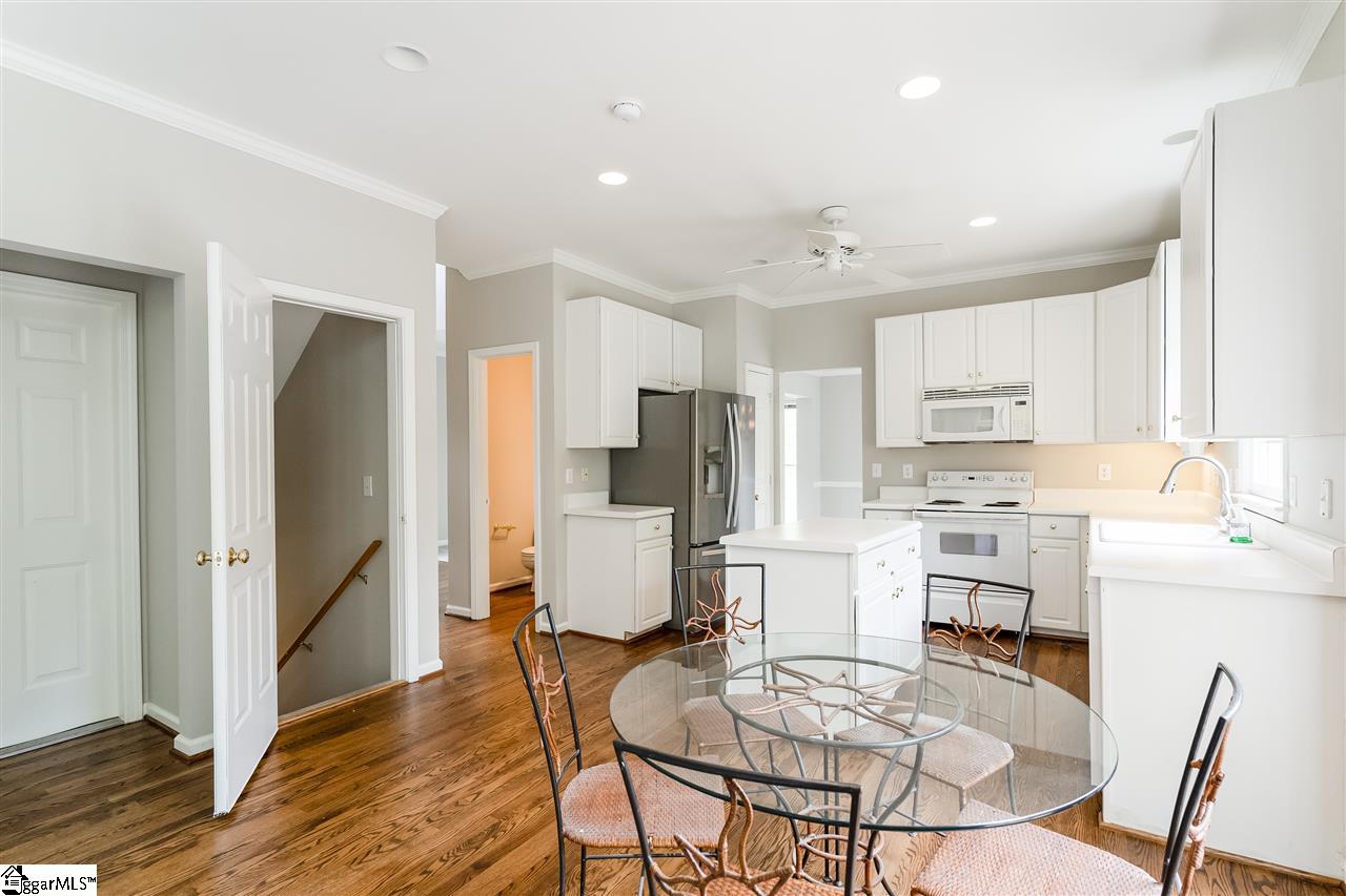 228 West Poplar Ridge Drive Duncan, SC 29334 - Photo 8 of 36 Gallery Image 8