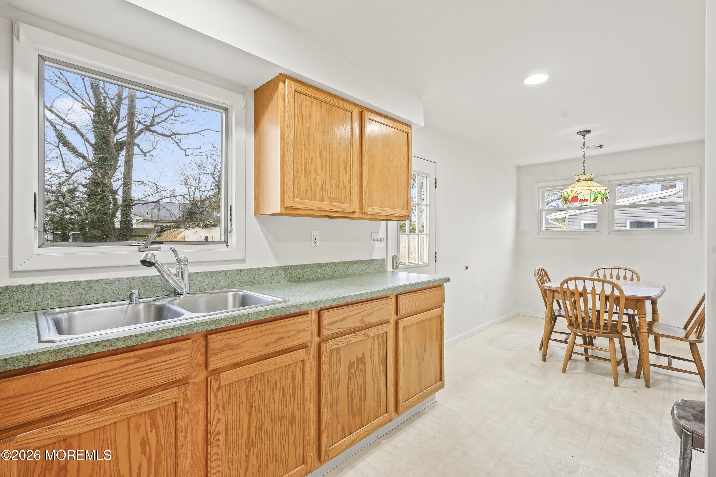 902 Sunset Avenue Point Pleasant, NJ 08742 - Photo 6 of 16 DSC04563