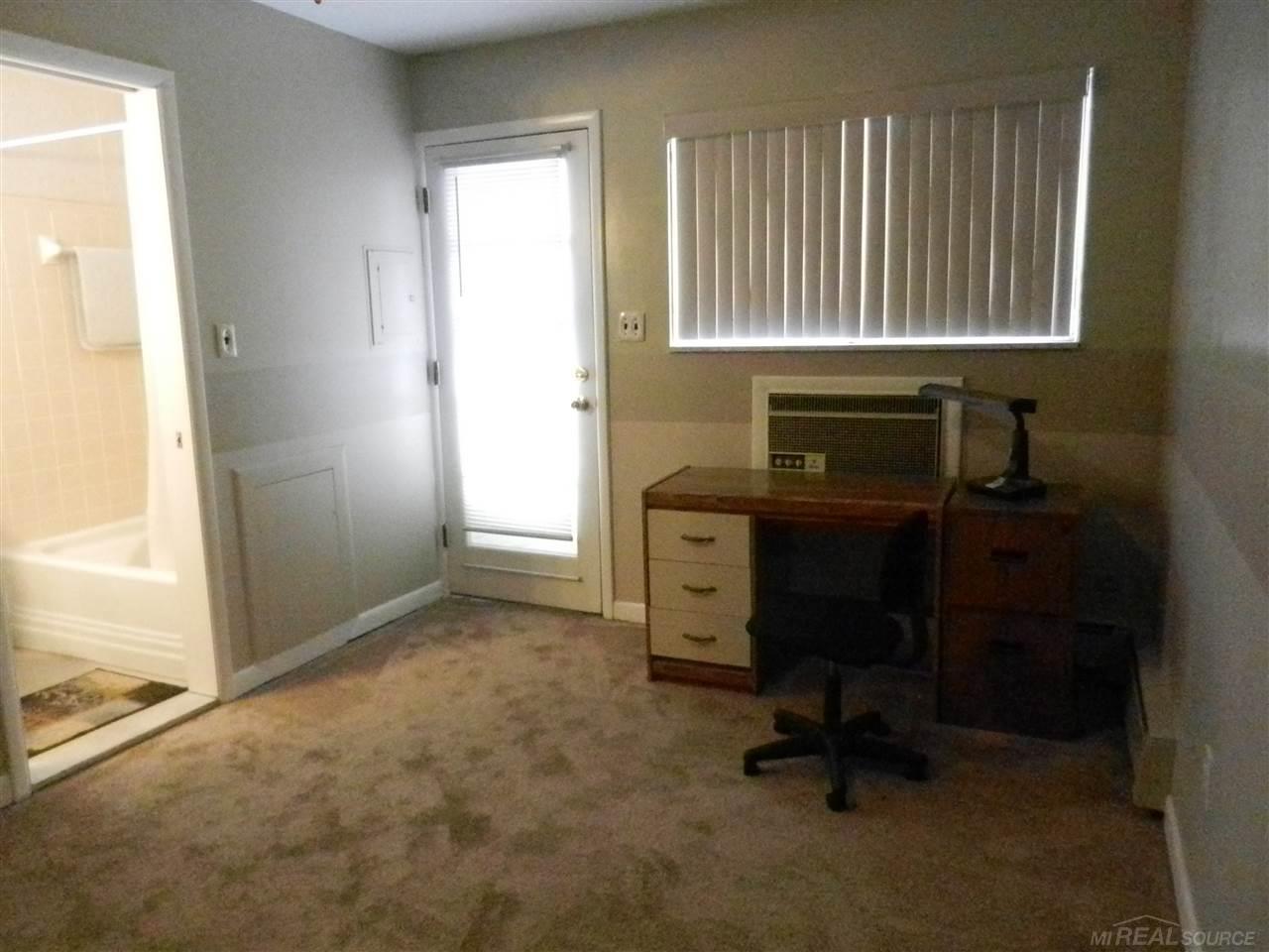 24301 Kelly Road, Unit 104 Eastpointe, MI 48021 - Photo 19 of 28