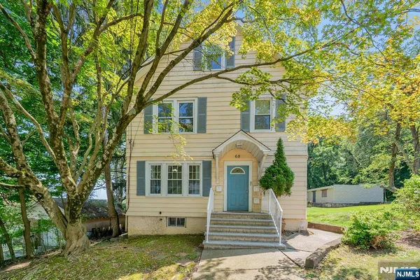 $2,600 | 68 Macfarlan Avenue, Unit FIRST, Hawthorne, NJ 07506
