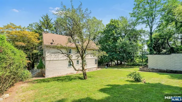 $2,600 | 68 Macfarlan Avenue, Unit FIRST, Hawthorne, NJ 07506