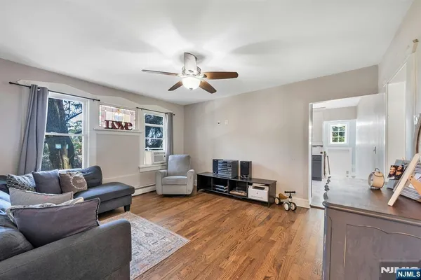 $2,600 | 68 Macfarlan Avenue, Unit FIRST, Hawthorne, NJ 07506