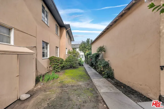 $2,200 | 4121 Santo Tomas Drive, Unit A, Los Angeles, CA 90008