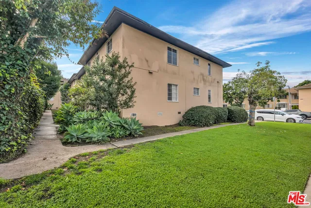 $2,200 | 4121 Santo Tomas Drive, Unit A, Los Angeles, CA 90008