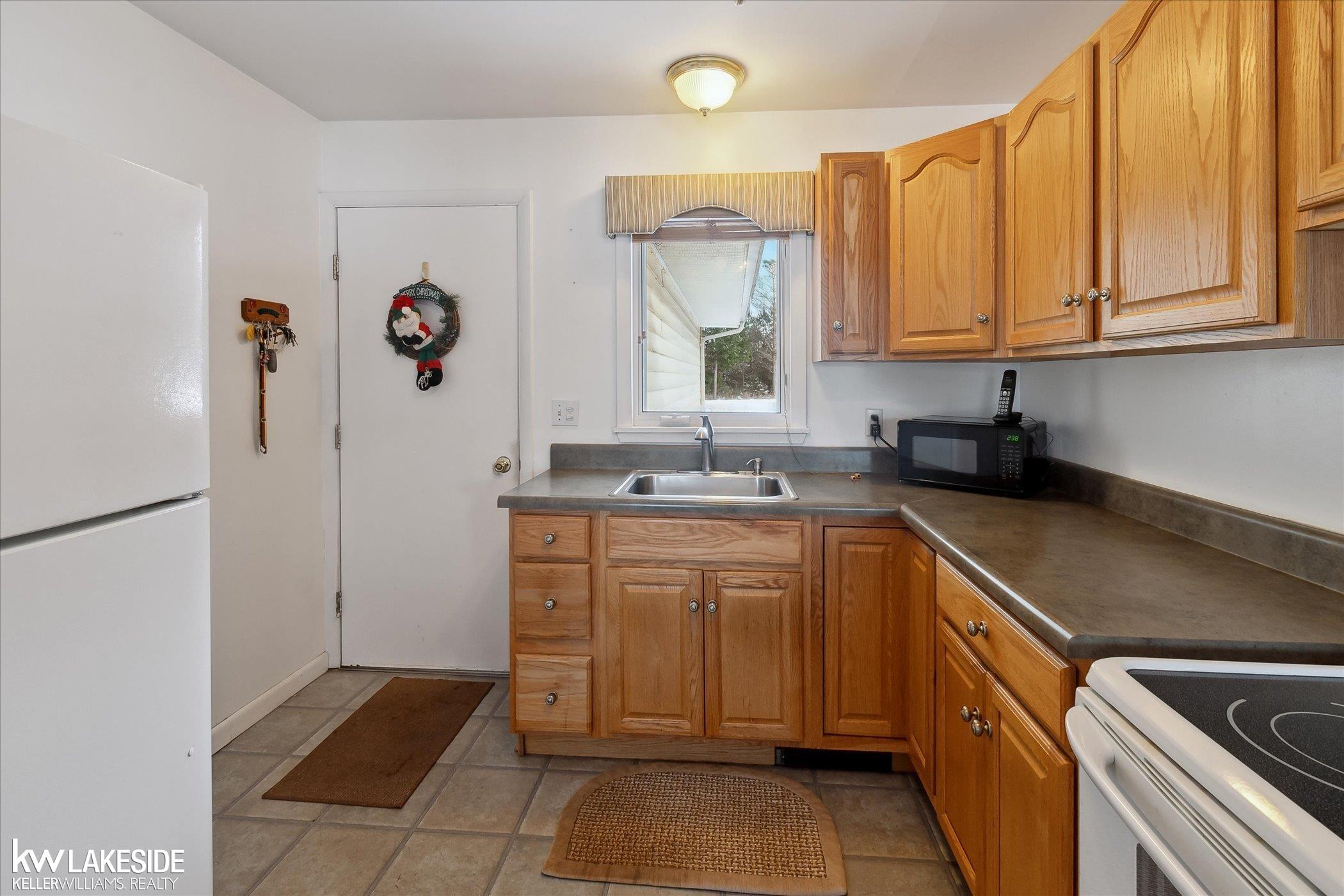 4654 Oak Road West Branch, MI 48661 - Photo 12 of 47 50164638-ff0c25ae-d212-4ad3-ba0d-936493b8cc13.JPG