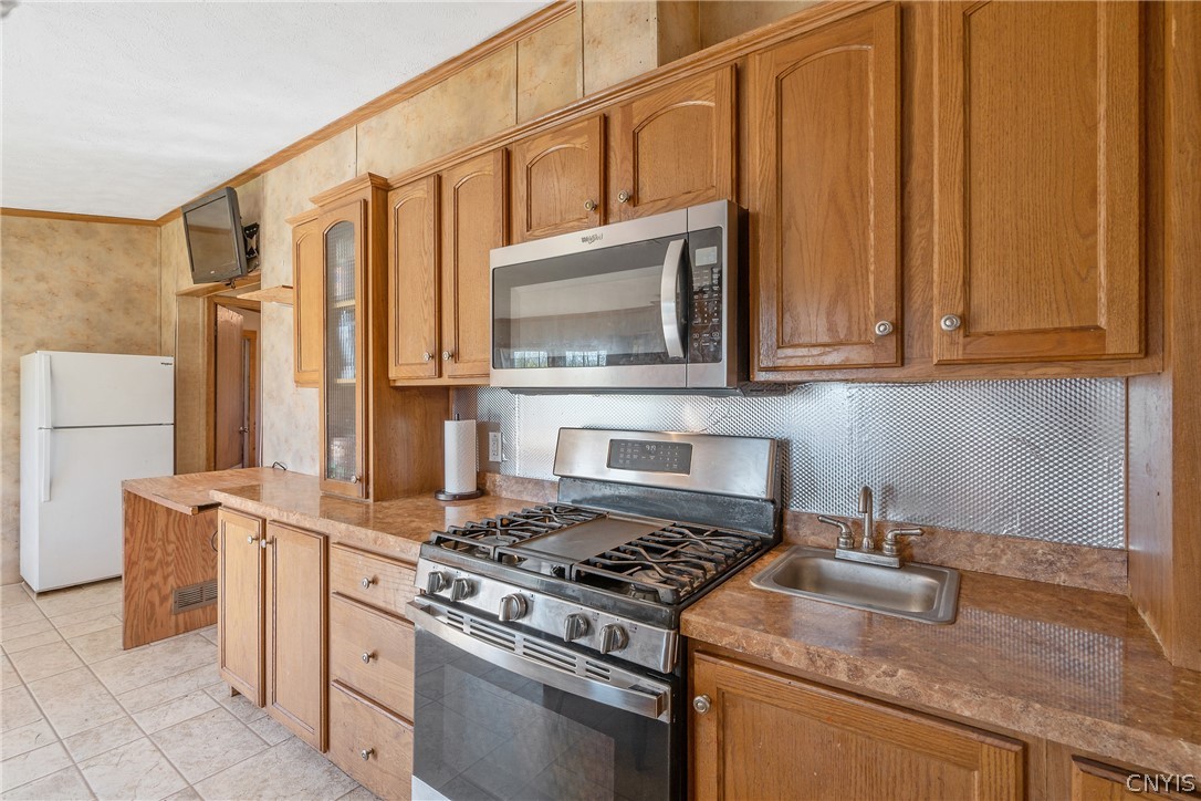 4267 Davis Corners Road Morrisville, NY 13408 - Photo 11 of 50