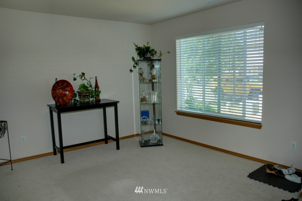 14555 Southeast 154th Street Renton, WA 98058 - Photo 2 of 9