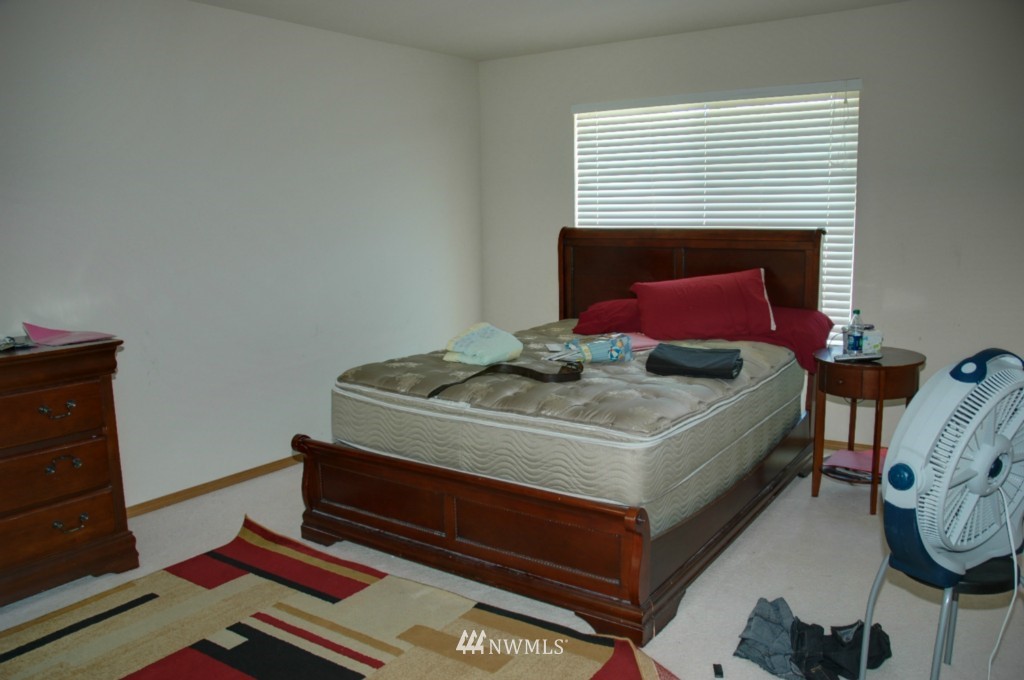 14555 Southeast 154th Street Renton, WA 98058 - Photo 6 of 9