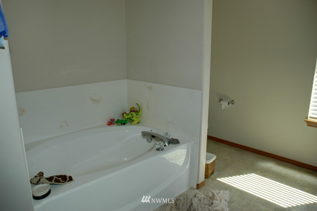 14555 Southeast 154th Street Renton, WA 98058 - Photo 8 of 9
