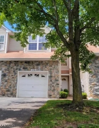 $3,200 | 1076 Oakcroft Lane, Somerset, NJ 08873