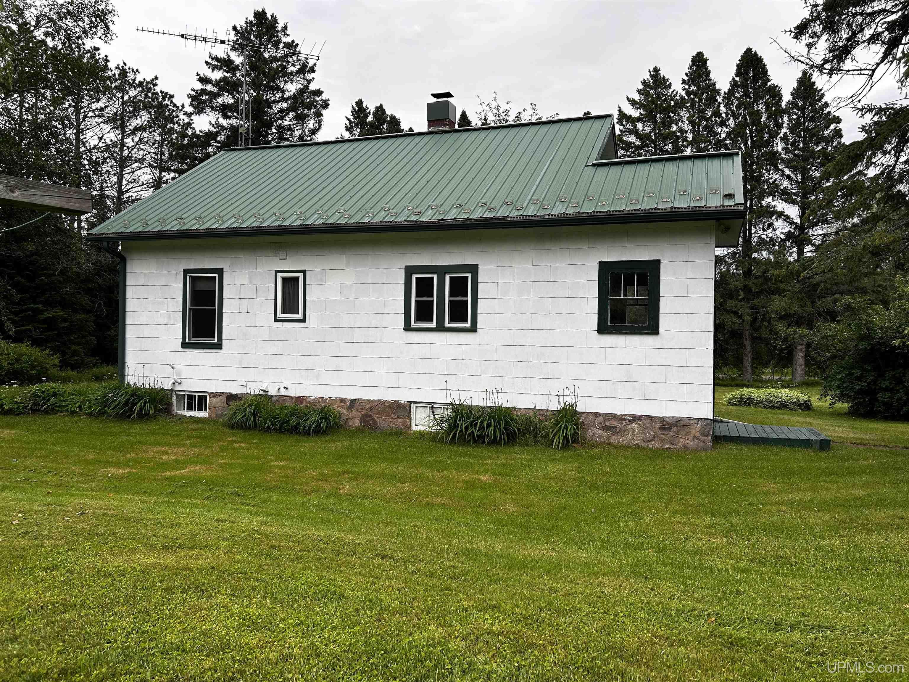 N8803 East End Road Ironwood, MI 49938 - Photo 10 of 64
