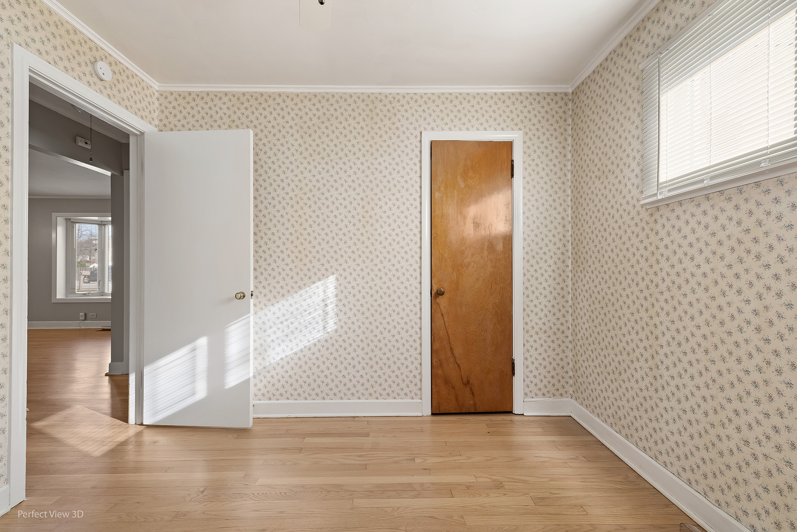 603 West Rand Road Mount Prospect, IL 60056 - Photo 17 of 20 a view of a hallway with wooden floor and entryway