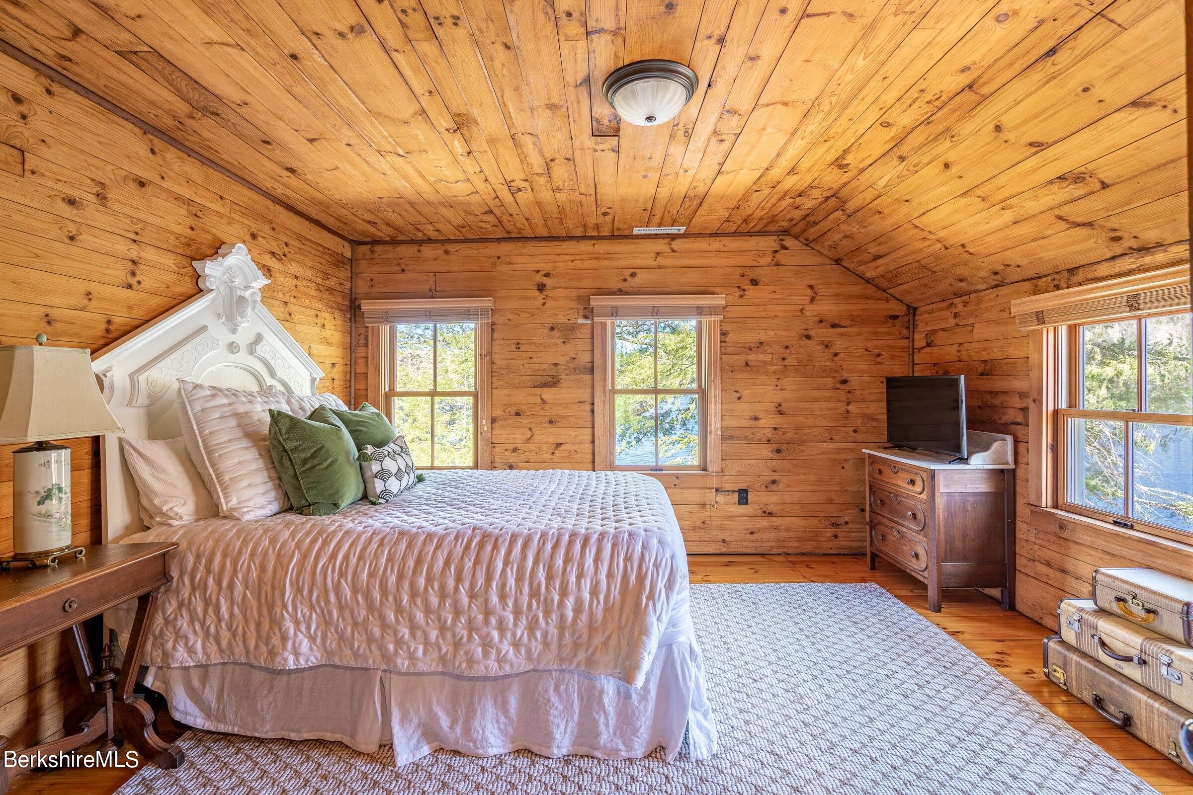 14 Bidwell Road Monterey, MA 01245 - Photo 22 of 36 GUEST BEDROOM 1