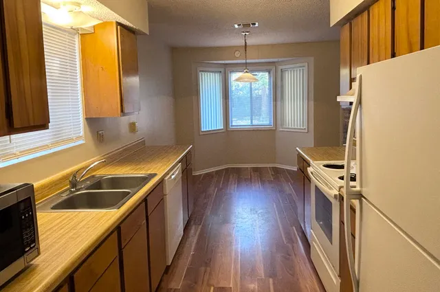 $1,825 | 318 Austin Avenue, Mary Esther, FL 32569