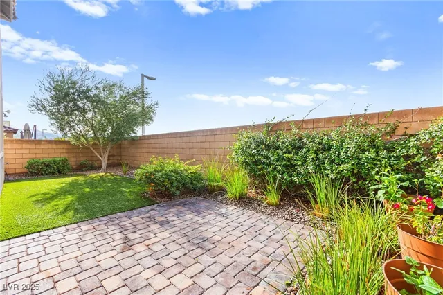 $2,995 | 137 Fulgora Street, Henderson, NV 89074